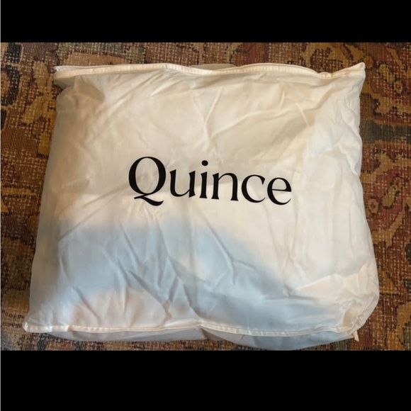 NEW Quince Queen Lightweight
Premium Down Comforter/ Duvet Insert - Picture 6 of 10